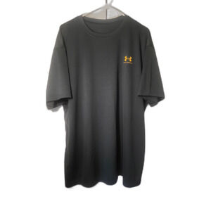 Under Armour Loose Fit Heat Gear Mens Sz Lg EUC